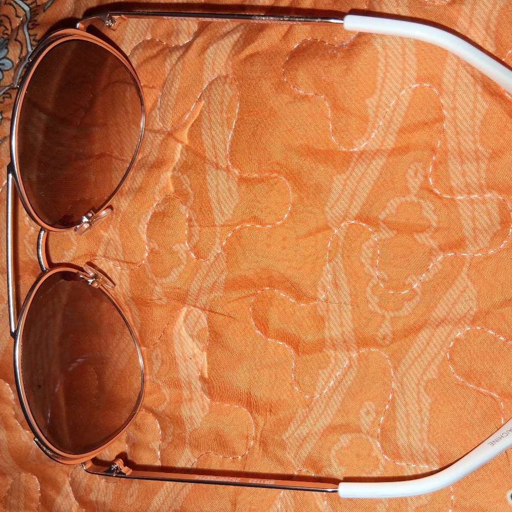 *bogo* Foster Grant Classic Aviator Sunglasses with Brown Lenses - Picture 3 of 3